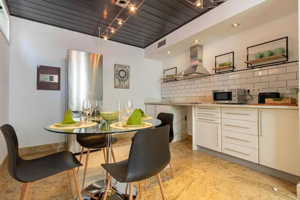 セビリアBecas Alameda Duplex By Valcambreアパートメント エクステリア 写真