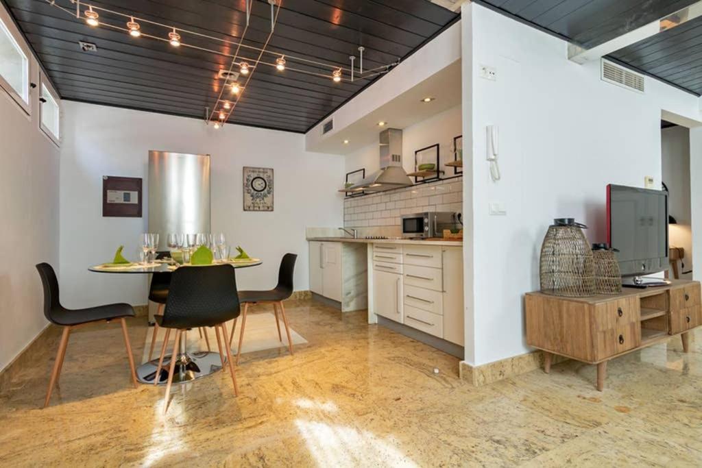 セビリアBecas Alameda Duplex By Valcambreアパートメント エクステリア 写真